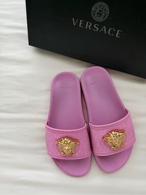 Versace La Medusa Rubber Sliders Pink Sandals